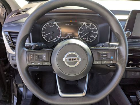 Used 2021 Nissan Rogue SV image 17