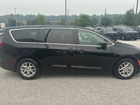 Used 2024 Chrysler Voyager LX FWD image 2