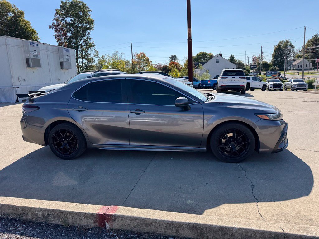 Used 2021 Toyota Camry SE FWD image 5