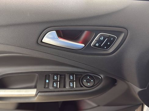 Used 2017 Ford Escape Titanium AWD/4WD image 6