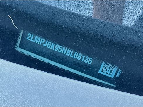 Used 2022 Lincoln Nautilus Reserve w/ Luxury Package image 36