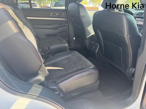 Used 2019 Ford Explorer XLT w/ Equipment Group 202A FWD image 27