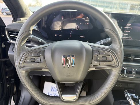 Used 2024 Buick Envista Preferred image 11