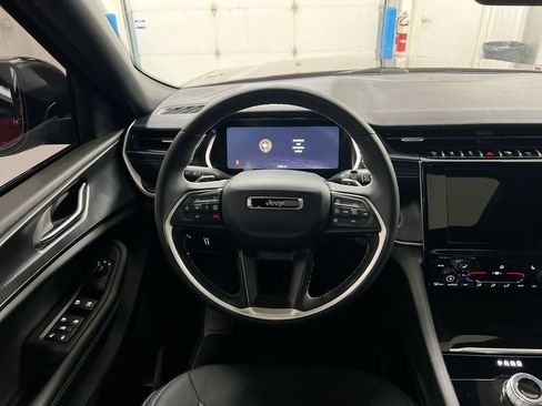 Used 2025 Jeep Grand Cherokee L Laredo w/ Luxury Tech Group I AWD/4WD image 11