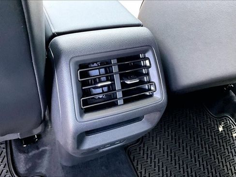 New 2026 Volkswagen Tiguan SE R-Line AWD/4WD image 18