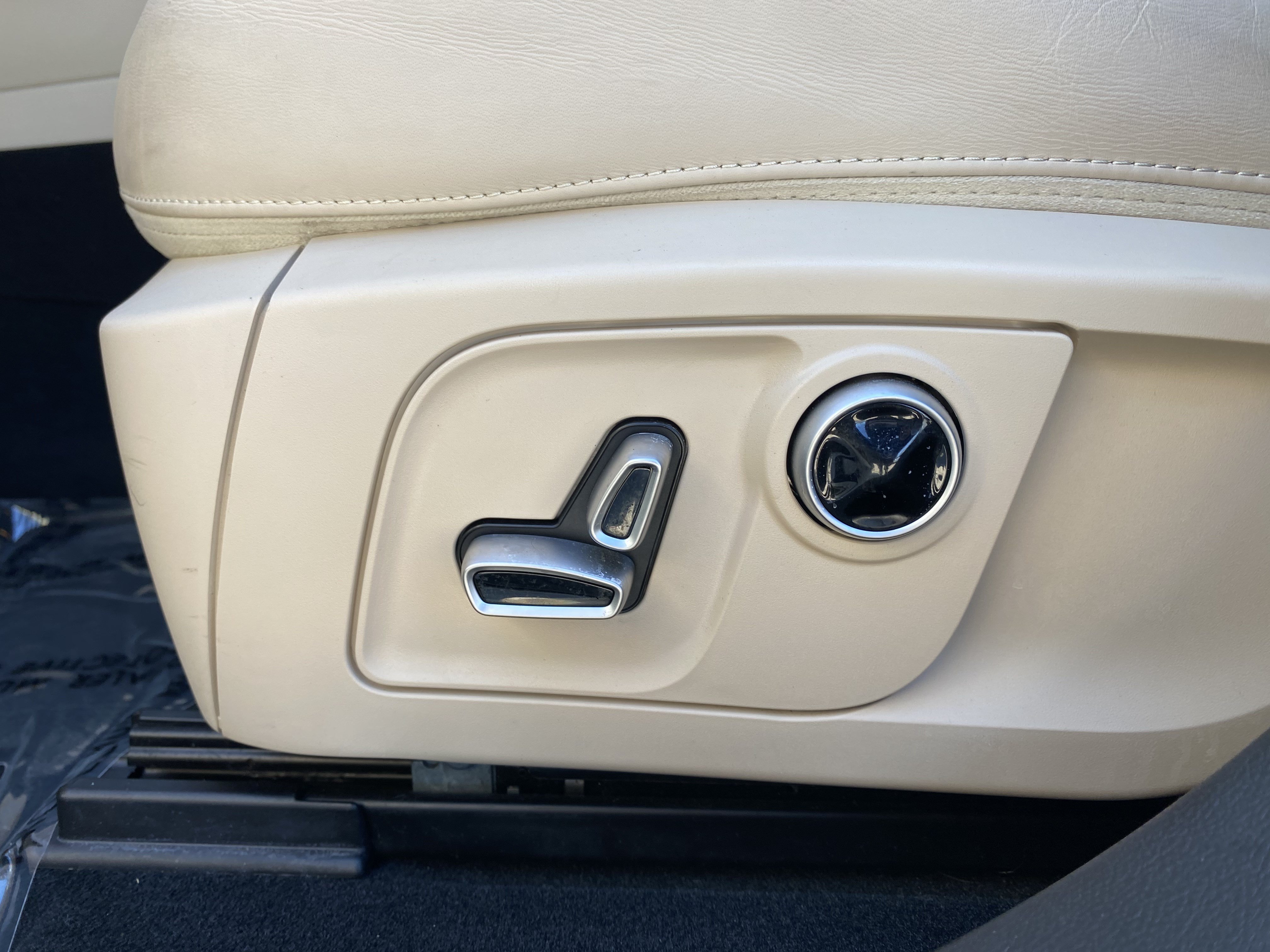 Used 2022 Maserati Levante GT AWD/4WD image 19