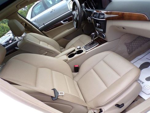 Used 2013 Mercedes-Benz C 300 4MATIC Sedan image 17