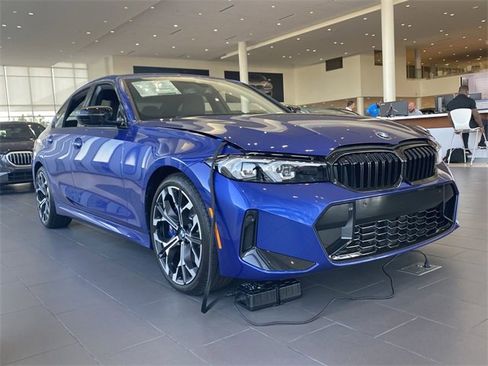 New 2025 BMW 330i Sedan w/ M Sport Package image 3