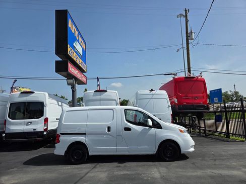 Used 2019 Nissan NV200 SV w/ Navigation Package image 3