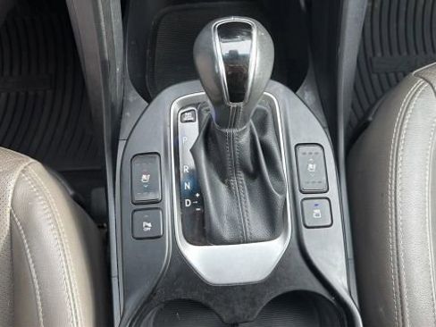 Used 2017 Hyundai Santa Fe AWD image 20