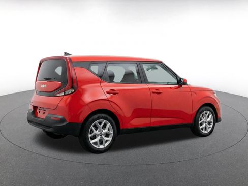 Used 2025 Kia Soul LX w/ LX Technology Package FWD image 11