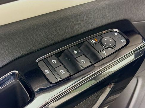 Certified 2022 Nissan Pathfinder SV AWD/4WD image 19