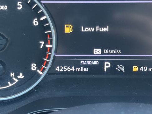 Used 2024 Nissan Pathfinder SV FWD image 25