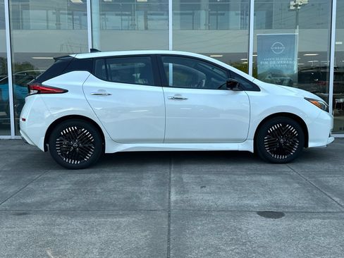 Used 2025 Nissan Leaf SV Plus FWD image 2