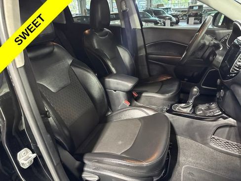 Used 2021 Jeep Compass Latitude AWD/4WD image 38