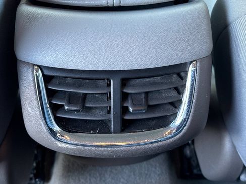 Used 2023 Chevrolet Malibu LT FWD image 16