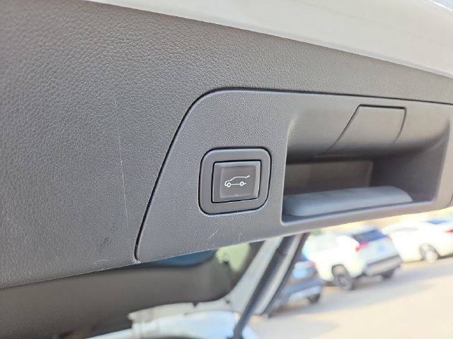 Used 2021 Buick Envision Avenir w/ Technology Package II AWD/4WD image 33