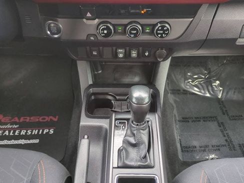 Used 2018 Toyota Tacoma TRD Sport RWD image 19