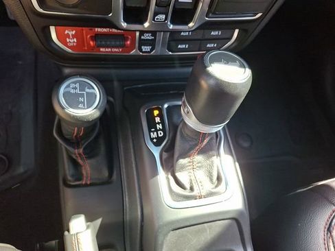 Used 2021 Jeep Wrangler Unlimited Rubicon AWD/4WD image 15