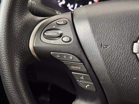 Used 2019 Nissan Pathfinder S AWD/4WD image 16