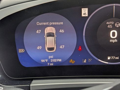 New 2025 Porsche Macan 4 Electric image 17