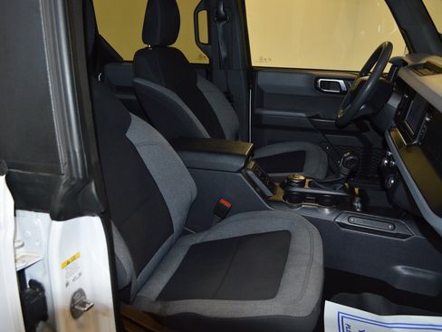 Used 2023 Ford Bronco 4-Door AWD/4WD image 11