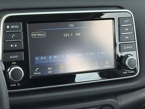 Used 2025 Nissan Kicks Play S image 27