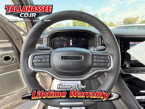 Used 2024 Jeep Wagoneer Series II w/ Flexible Seating Group RWD image 16