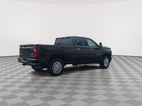 Used 2022 Chevrolet Silverado 2500 High Country w/ Safety Package II AWD/4WD image 8