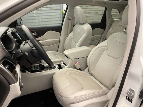 Certified 2021 Jeep Cherokee Limited w/ Elite Package FWD image 20