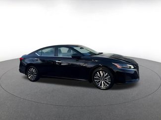 Used 2025 Nissan Altima 2.5 SV FWD video 2