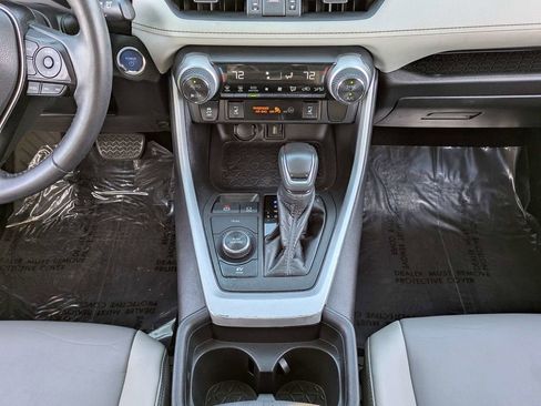 Used 2021 Toyota RAV4 XLE Premium AWD/4WD image 20