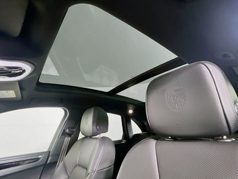 Certified 2023 Porsche Macan S image 14