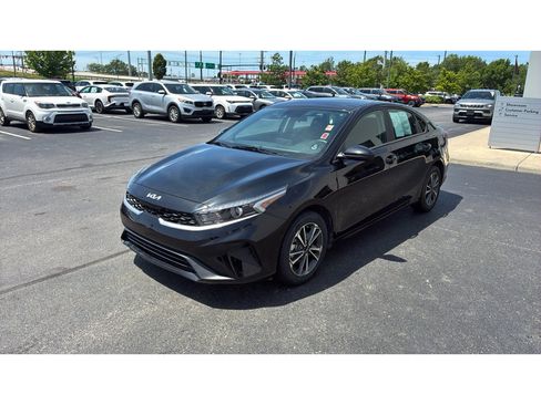 Used 2024 Kia Forte LXS FWD image 2