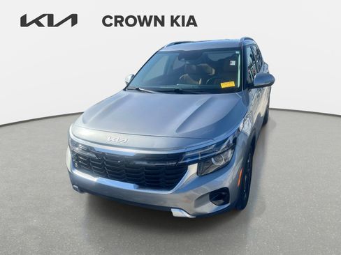 Certified 2024 Kia Seltos EX FWD image 2