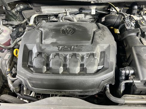 Used 2023 Volkswagen Tiguan SE AWD/4WD image 29