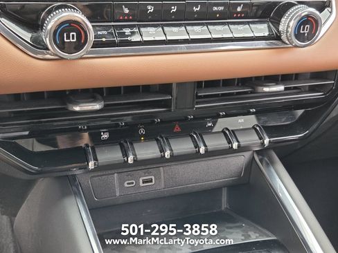 Used 2023 GMC Canyon AT4 AWD/4WD image 19