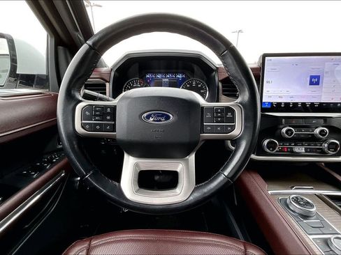 Used 2022 Ford Expedition Limited image 7