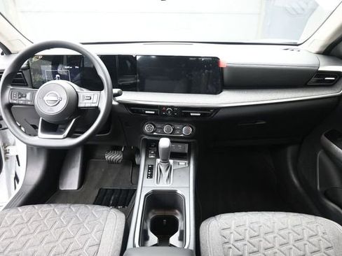 Used 2025 Nissan Kicks SV FWD image 22