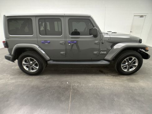 Used 2019 Jeep Wrangler Unlimited Sahara w/ Dual Top Group image 10