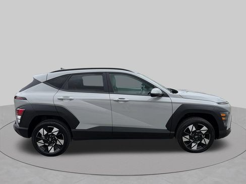 Used 2025 Hyundai Kona SEL AWD/4WD image 4