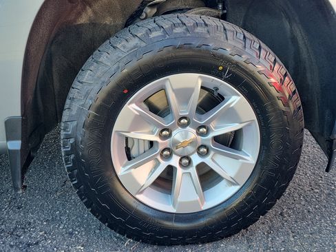 Certified 2025 Chevrolet Silverado 1500 LT AWD/4WD image 21