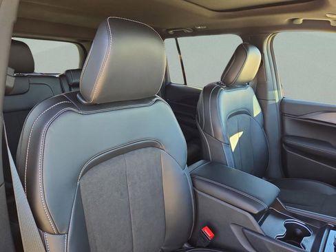 New 2025 Jeep Grand Cherokee Altitude RWD image 32
