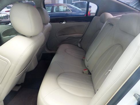 Used 2009 Buick Lucerne CXL image 10