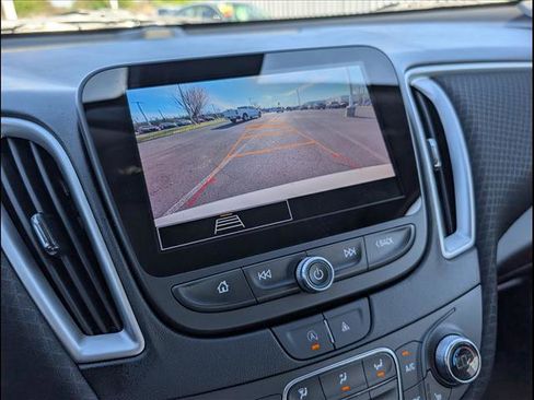 Used 2024 Chevrolet Malibu LT image 15