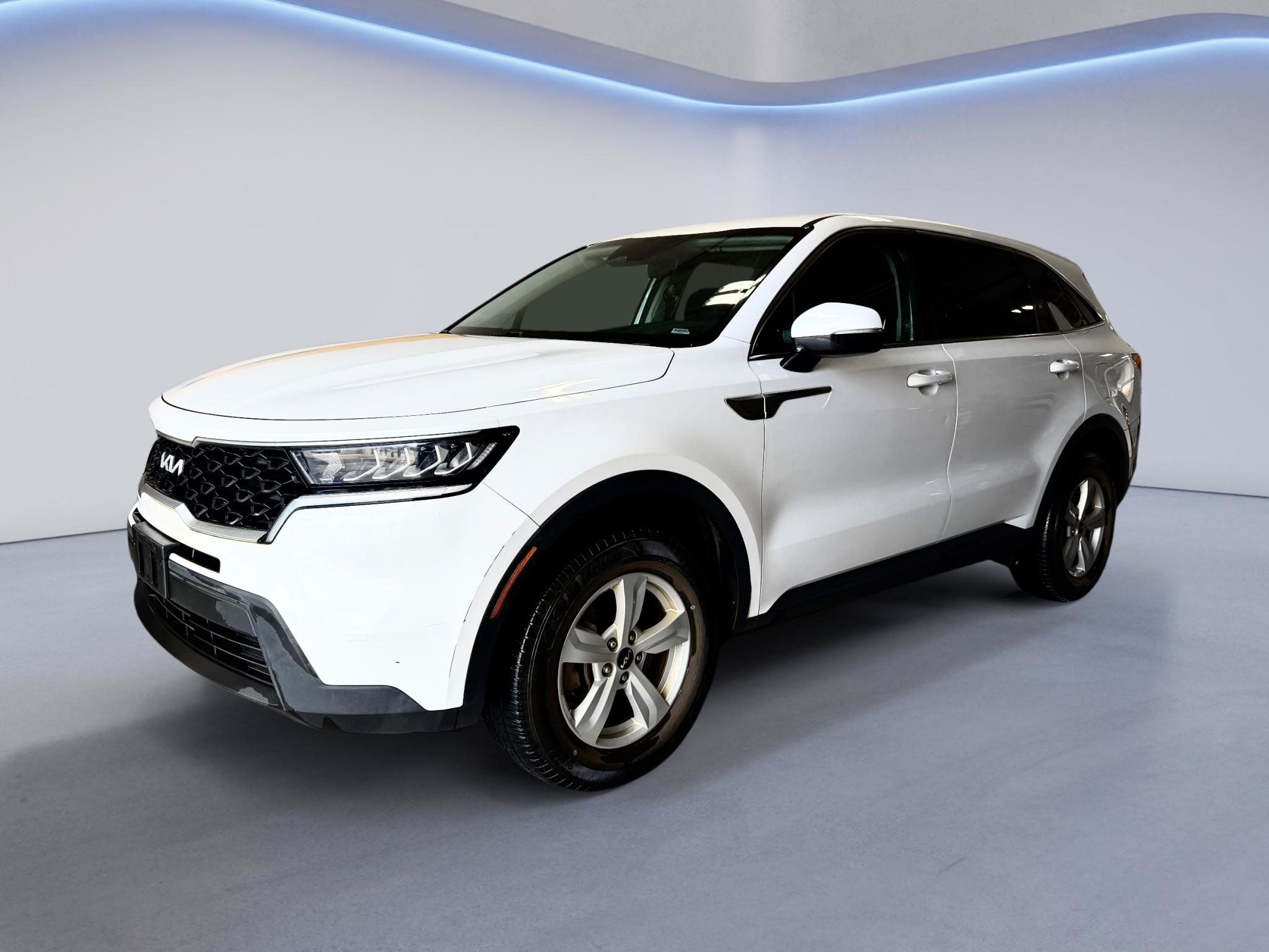 Used 2022 Kia Sorento LX AWD/4WD image 1