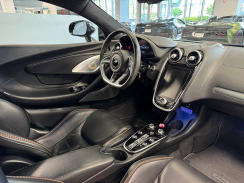 Used 2022 McLaren GT image 16