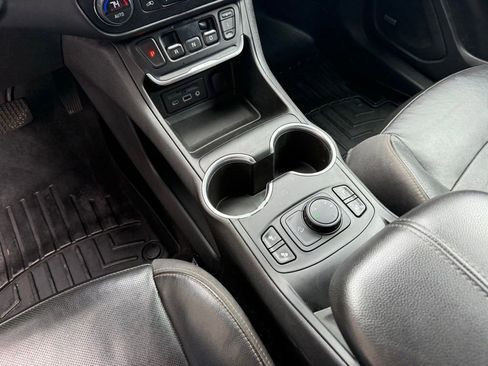 Used 2019 GMC Terrain SLT w/ Preferred Package image 18