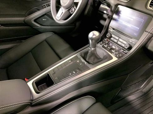 Used 2025 Porsche 718 Cayman image 16