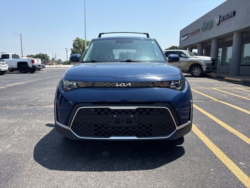 Used 2025 Kia Soul LX w/ LX Technology Package FWD image 2